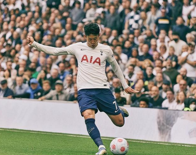 托特纳姆集结日官宣签约；志在社区盾名次提升；压力陡增；医务组通报恢复的简单介绍